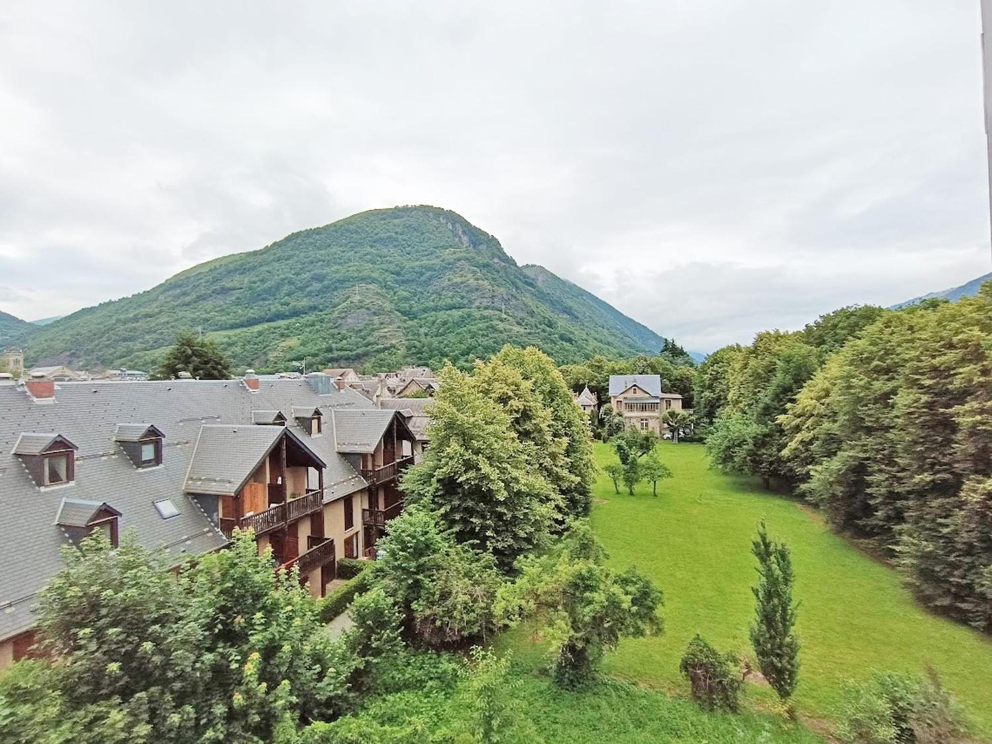 Ferienwohnung Chez Charlotte, T3 Duplex, Vue Montagne, Parking Gratuit, Ascenseur, 4 Personnes Bagnères-de-Luchon Exterior foto